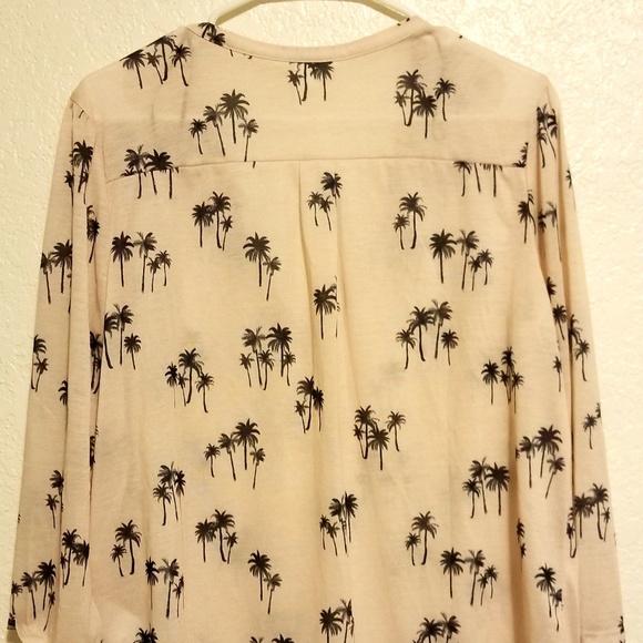 Cream color with palm tree imprint, long sleeve - Picture 4 of 4